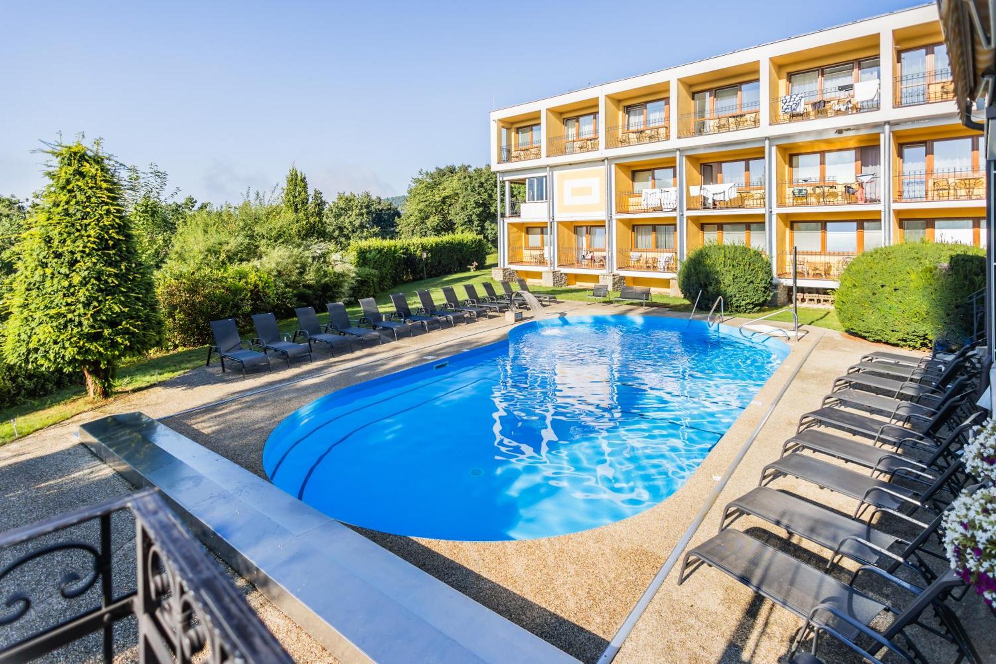 Lazensky A Wellness Hotel Nivamare Luhačovice Εξωτερικό φωτογραφία